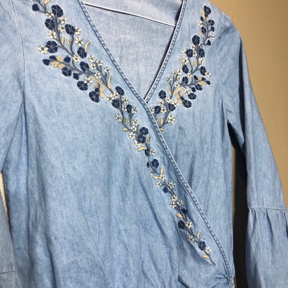 Jean shirt with floral design - Picture 5 of 5